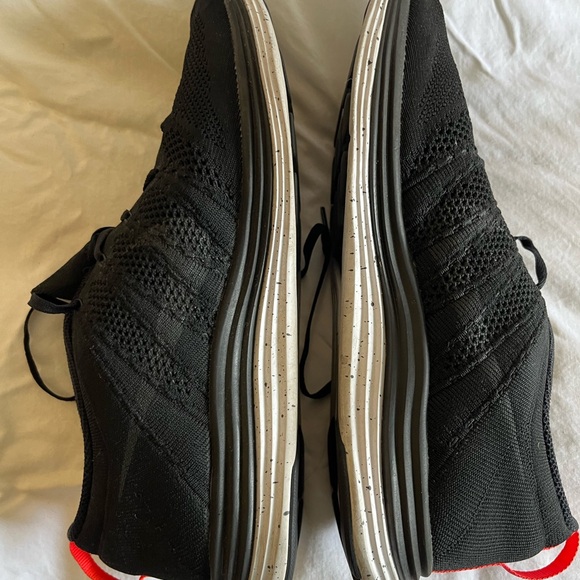 👟👌🏼💕Excellent Condition Nike Sneakers in black and reddish coral - Picture 4 of 9